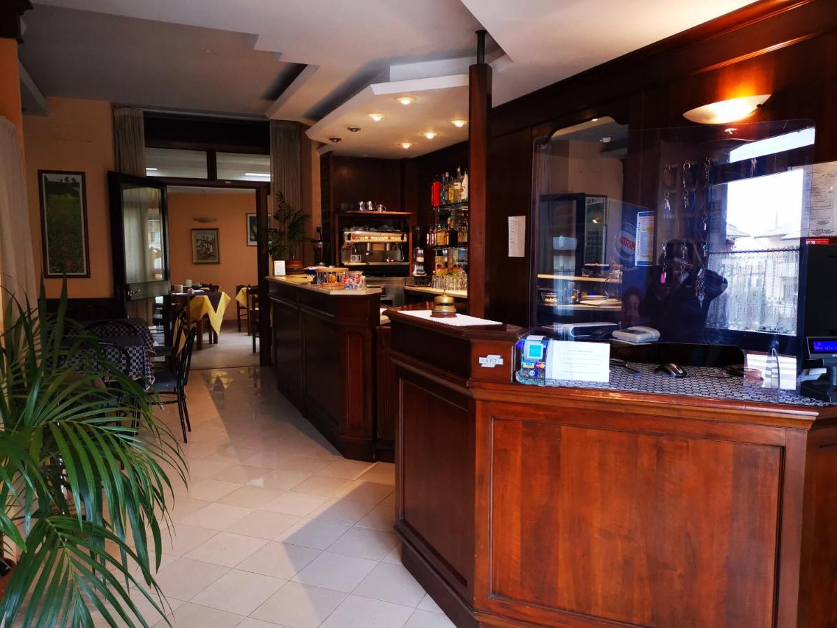 אבדיאה סאן סלבטורה Osteria Dei Locandieri מראה חיצוני תמונה